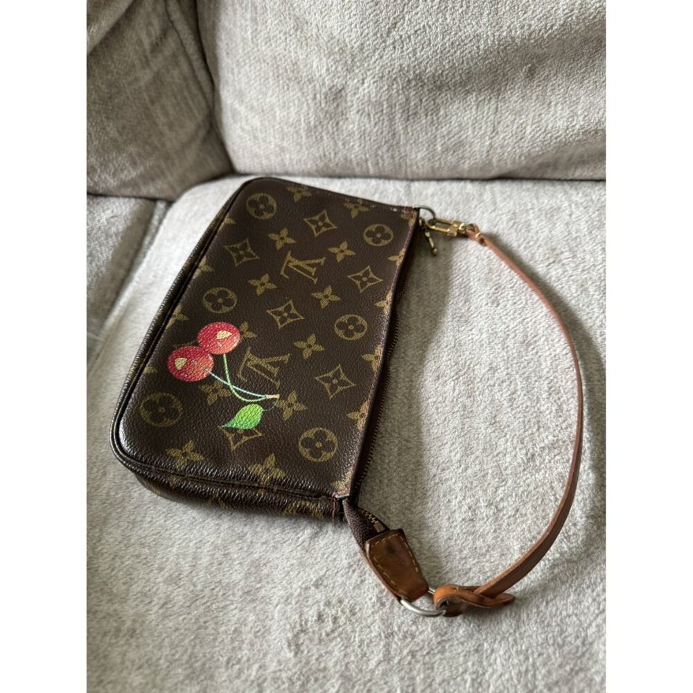 Louis Vuitton Cherry Pochette - Picture 5 of 9